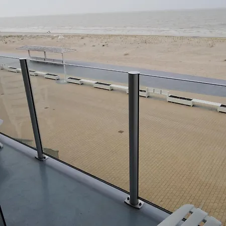 Apartment In Nieuwpoort With Sea View Lägenhet
